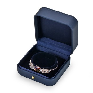 Phong Cách Mới Trung Thành Màu Xanh PU Da Hộp Đồ Trang Sức Nhà Máy Bán Buôn Vòng Vòng Cổ Bangle Đồng Hồ Cưới Valentine Của Ngày Quà Tặng Bao Bì - Product Image 3