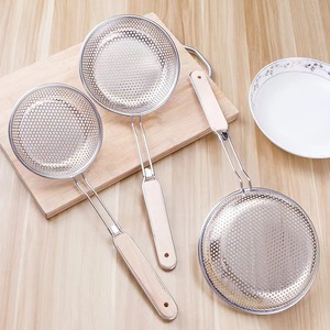 Colador de acero inoxidable con mango de madera, utensilio de cocina perforado para escurrir aceite, cuchara para dumplings, escurridor de fideos - Product Image 1