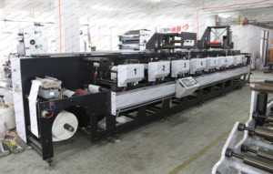 Máquina de impresión flexográfica de etiquetas de bolsas de papel adhesivas servo completo de alta velocidad - Product Image 2