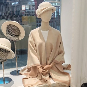 شال نسائي شتوي على الطراز الأوروبي والأمريكية بحروف <span class=keywords><strong>M</strong></span> طويلة على الوجهين متين قابل للتنفس للكشف عن الإبر في الهواء الطلق - Product Image 2