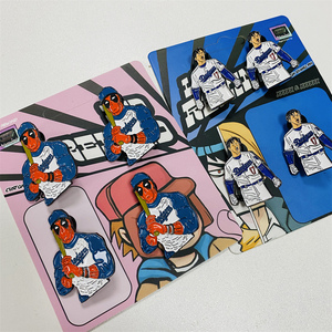 漫画アニメアヒル保持お金帽子ピンソフトエナメルカスタムメタルラペルピンバッジデザインあなた自身のカスタムメイドキャップピン - Product Image 3