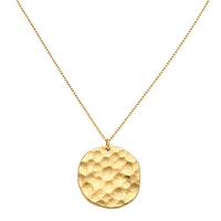 Collier pendentif disque martelé doré avec chaîne à maillons, bijou tendance pour le quotidien