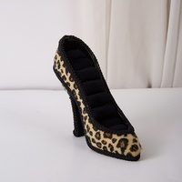 Présentoir à bijoux pour chaussures à talons hauts, support papillon en résine recouvert de tissu, porte-bagues, accessoires de photographie, style nordique