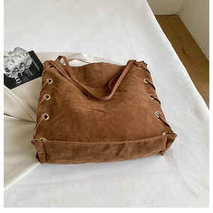Женская Замшевая сумка через плечо с бахромой - Product Image 6