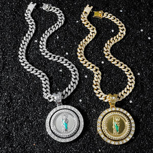 Оптовая продажа: кулон «Святой» в стиле хип-хоп, инкрустированный кристаллами, на кубинской цепи, двухцветное покрытие (золото/серебро), ювелирные изделия в стиле стритвир для мужчин - Product Image 2