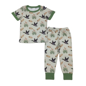 BSPO0635 rts Boutique Ensemble de vêtements pour petit garçon, imprimé fleurs de canard vert, tenues de printemps, vente en gros de vêtements pour enfants - Product Image 1