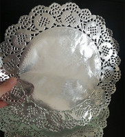 Napperons en papier dentelle dorée ronds décoratifs pour la décoration de table de mariage ou de fête