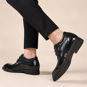 Nouvelles chaussures en cuir pour hommes, style britannique, à bout pointu, couleur noire, pour le printemps. - Product Image 3