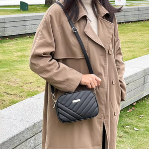 Stylish Fashion PU Waterproof Shoulder Bag with <b>Sequined</b> Decoration Lightweight and Versatile for Autumn Season - Product Image 3