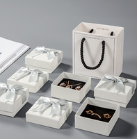 Boîte cadeau rigide en papier avec couvercle amovible pour bijoux (bagues, colliers, boucles d'oreilles) – Vente en gros