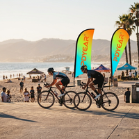 Drapeau personnalisé à sublimation avec mât en fibre de verre et base pour vélo, drapeau de plage durable pour publicité extérieure, drapeau droit