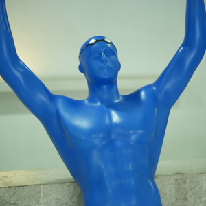 Artisanat d'intérieur moderne Cartoon personnalisé de haute qualité <span class=keywords><strong>NBA</strong></span> USA OEM ODM Sport Athlète Boxe natation Statue sculpture en fibre de verre - Product Image 3