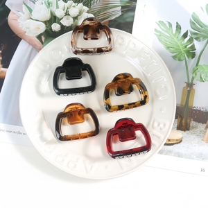 Pince <span class=keywords><strong>à</strong></span> Cheveux Carrée Tendance en Gros 5,5 cm Légère et Portable pour Fixation Quotidienne des Cheveux Accessoires de <span class=keywords><strong>Coiffure</strong></span> pour Femmes - Product Image 2