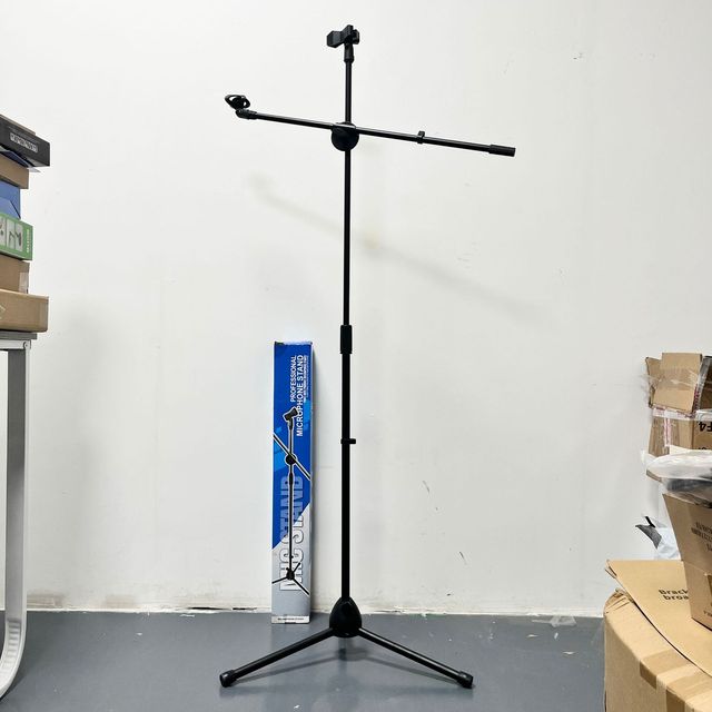 103 Microphone Stand - Tripod for Microphone Adjustment - Suitable for Karaoke, Live Streaming, Stage Performances
