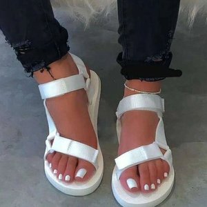 Sandalias de Plataforma Modernas para Mujer 2024, Estilo Nuevo, Tacón Alto, Planas y Elegantes con Plantilla de Goma para el Verano - Product Image 2