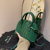 Nouveau Sac Fourre-tout Polyvalent Femme 2023 Tendance en PU Imprimé Crocodile avec Fermeture Éclair, Forme Coquille, Porté Épaule ou Sous le Bras, Style Urbain