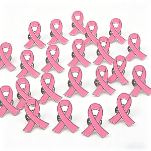 Pin <span class=keywords><strong>de</strong></span> Solapa Personalizado con Cinta Rosa y Gorros Cruzados, para la Concienciación sobre el Cáncer <span class=keywords><strong>de</strong></span> <span class=keywords><strong>Mama</strong></span>, con la inscripción '<span class=keywords><strong>Octubre</strong></span> Encantado', que promueve la detección <span class=keywords><strong>de</strong></span> metales y salvando vidas - Product Image 2