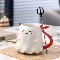 Mug en céramique mignon petit démon fantôme avec agitateur trident, tasse à café/thé sur le thème d'Halloween, passe au micro-ondes et au lave-vaisselle, adorable