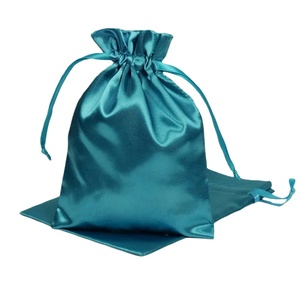 Sacs cadeaux cosmétiques en satin de soie avec cordon de serrage, personnalisés, écologiques, anti-poussière, avec logos, vente en gros - Product Image 1
