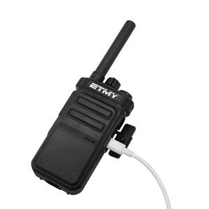 ETMY ET599 Talkie-walkie analogique UHF 16 canaux avec fonction VOX et lampe torche, puissance de sortie 3,7 W, charge rapide USB-C pour la communication des agents de sécurité - Product Image 4
