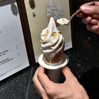 Vente en gros de plateau jetable en plastique PP anti-goutte mains sales coque de protection pour cône de sucre tasse à cône de crème glacée