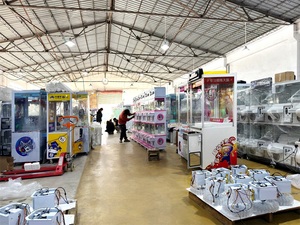 Machine à griffes <span class=keywords><strong>Demon</strong></span> Claw pour peluches, appareil de jeu attrape-présents commercial à monnayeur, vente en gros pour lieux de divertissement et aires de jeux - Product Image 5