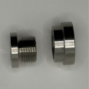 หัวเชื่อมสกรูท่อไอเสียสแตนเลส M18X1.5 พร้อมน็อตทรงกลมแบบมีขั้นบันไดสำหรับการดัดแปลงอัพเกรด - Product Image 1