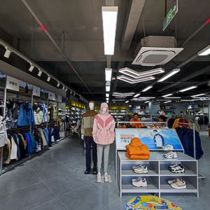 رف عرض أحذية مخصص للتثبيت على الحائط، رف ترويجي للمتاجر، رف معدني لعرض الأحذية الرياضية، رفوف عرض ملابس رجالية - Product Image 4