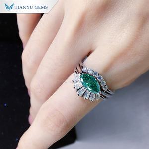 Tianyu Gems Green Moissanite White Gold Ring Set Anillo de corona de diseño personalizado - Product Image 3