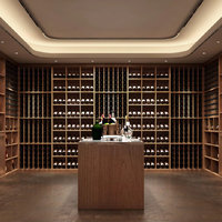 Système de rangement de vin autoportant en bois avec comptoir central de barman et grille à vin multi-niveaux pour cave de villa