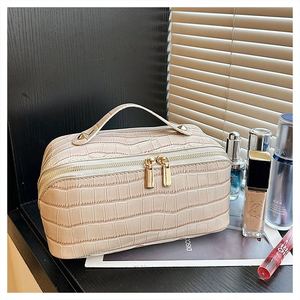 Bolsa de Maquillaje Personalizada con Logotipo para Mujer, Organizador de Cosméticos con Patrón de Piel de Cocodrilo Sintética, Bolsa de Aseo de Gran Capacidad para Viajes - Product Image 6