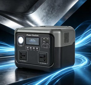 Station d'alimentation solaire portable avec contrôleur MPPT à onde sinusoïdale pure pour utilisation en extérieur en cas d'urgence, lampe torche 600W incluse - Product Image 1
