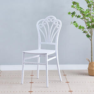 Silla de comedor blanca moderna con respaldo de bambú, plástico PP apilable para césped al aire libre, banquete, boda, taburete perfecto para el hogar - Product Image 3