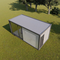 Maison conteneur modulaire préfabriquée moderne à un étage, cabine pod avec fenêtre en verre, bardage en bois, finition en stuc, résistante au feu