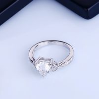Bague d'amour romantique élégante et généreuse plaqué platine et rhodium Style classique en argent 925 pour les bijoux de mariage et de fête