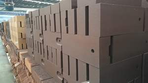 Briques Réfractaires en Magnésie Chrome Noires Marron Densité Moyenne (1580-1770°C) Densité 3.1 Marque HCR - Product Image 3