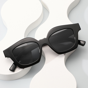 2023 Wholesale new fashion plastic UV400 irregular sunglasses large frame sunglasses for women factory direct sales