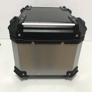 Boîte de transport arrière pour scooter de 45 L en fibre de verre, livraison rapide, verrouillage à dégagement rapide, boîte supérieure en aluminium pour <span class=keywords><strong>moto</strong></span> - Product Image 5