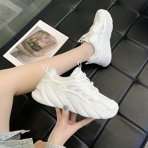 Chaussures de sport pour femmes, nouvelles chaussures de printemps, couleur unie, chaussures décontractées pour étudiantes, chaussures blanches respirantes, baskets de course - Product Image 3