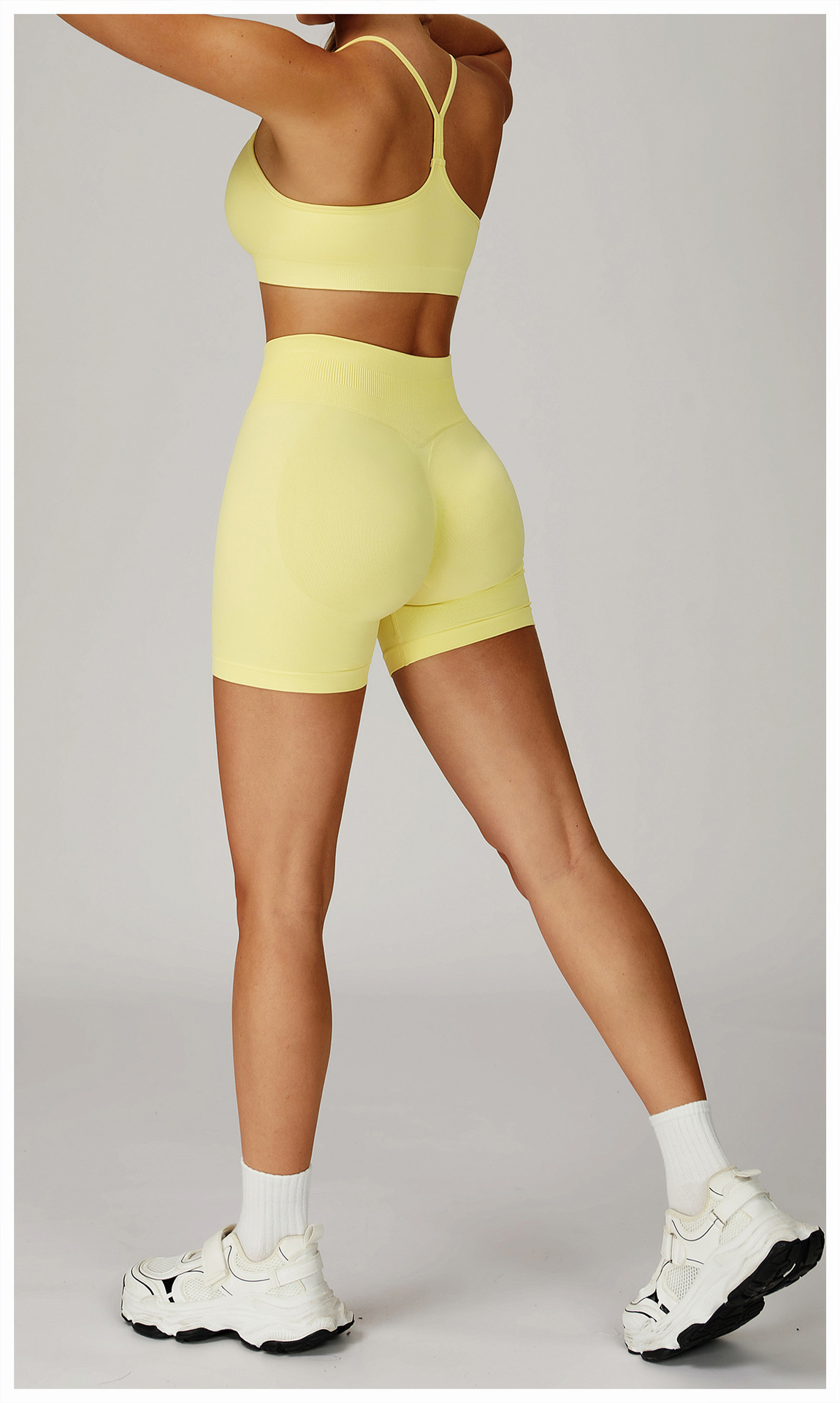 4-Piece Activewear Set: side profile showing stretch, rise and leg-opening fit