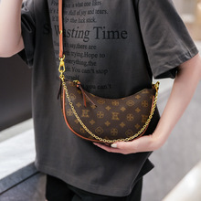 Bolso de Media Luna de Piel Sintética de Lujo, Nuevo Modelo 2026, con Cadena de Alta Calidad, Estampado, Versátil, de Mano, Bandolera, Impermeable - Product Image 4