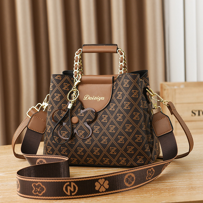 女王蜂 qb Luxury Big Shoulder Bag qb Luxury Shoulder Bag #2 | ソニーミュージック公式オンライン