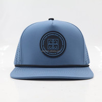 Casquette de golf 5 panneaux imperméable en PVC avec logo OEM, perforations laser et corde, pour usage quotidien et décontracté