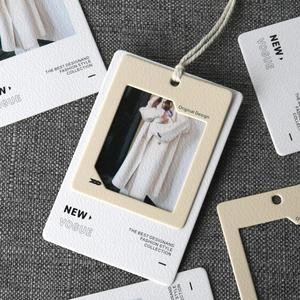 Étiquettes de vêtements de luxe personnalisées, chemises, étiquettes de cartes avec nom et ficelles imprimées sur du papier typographique - Product Image 5