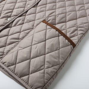 Manteau d'hiver élégant couleur lavande pour femmes d'âge mûr, col à revers, fermeture boutonnée avec poches latérales, style décontracté pour les trajets quotidiens - Product Image 5