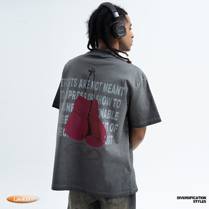 T-shirt Uomo in Cotone Stile Americano Trendy Retrò con Stampa Boxe e Bordi Sfrangiati, Collezione Primavera Estate Lawfoo - Product Image 3