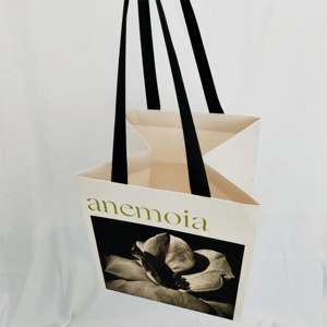 Vase à fleurs en céramique en forme de sac en papier - Product Image 3