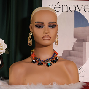 Tête de Mannequin Femme Réaliste en PVC de Haute Qualité MCY avec Épaules, Peau Marron, Maquillage, Support de Présentation pour Perruques - Product Image 3