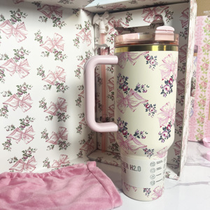 Commercio all'ingrosso Stan 40OZ con manico tazza con scatola regalo sottovuoto isolato bottiglia di acqua incisa paglia all'aperto tazza per auto Tumbler - Product Image 4