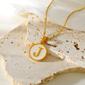 Collier à pendentif lettre classique élégant de style simple Chaîne en corde de perles de diamant en acier inoxydable 304 plaqué or - Product Image 4